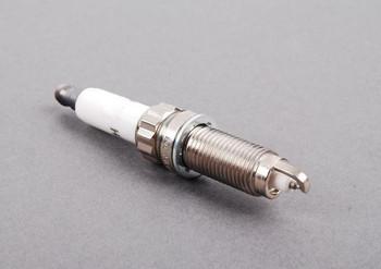 ATESLEME BUJISI BMW N20 F07 F10 F11 F12 F13 E65 E66 F01 F02 F04 E70 E70 E72 F20 F21 F22 F23 F30 F36 - EYQUEM - OEM 12120037580