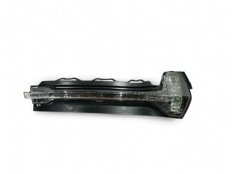 AYNA SINYALI R AUDI A3-RS3 - PRO-A - OEM 8V0949102