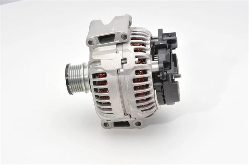 ALTERNATOR (14V 200A) MERCEDES W639 B906 - BOSCH - OEM A0131541002
