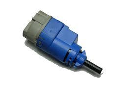 DEBRİYAJ PEDAL KONTAKTORU TRAFIC-VİVARO III 1.6DCI-CLIO II-IV-LOGAN - MY - OEM 253255192R